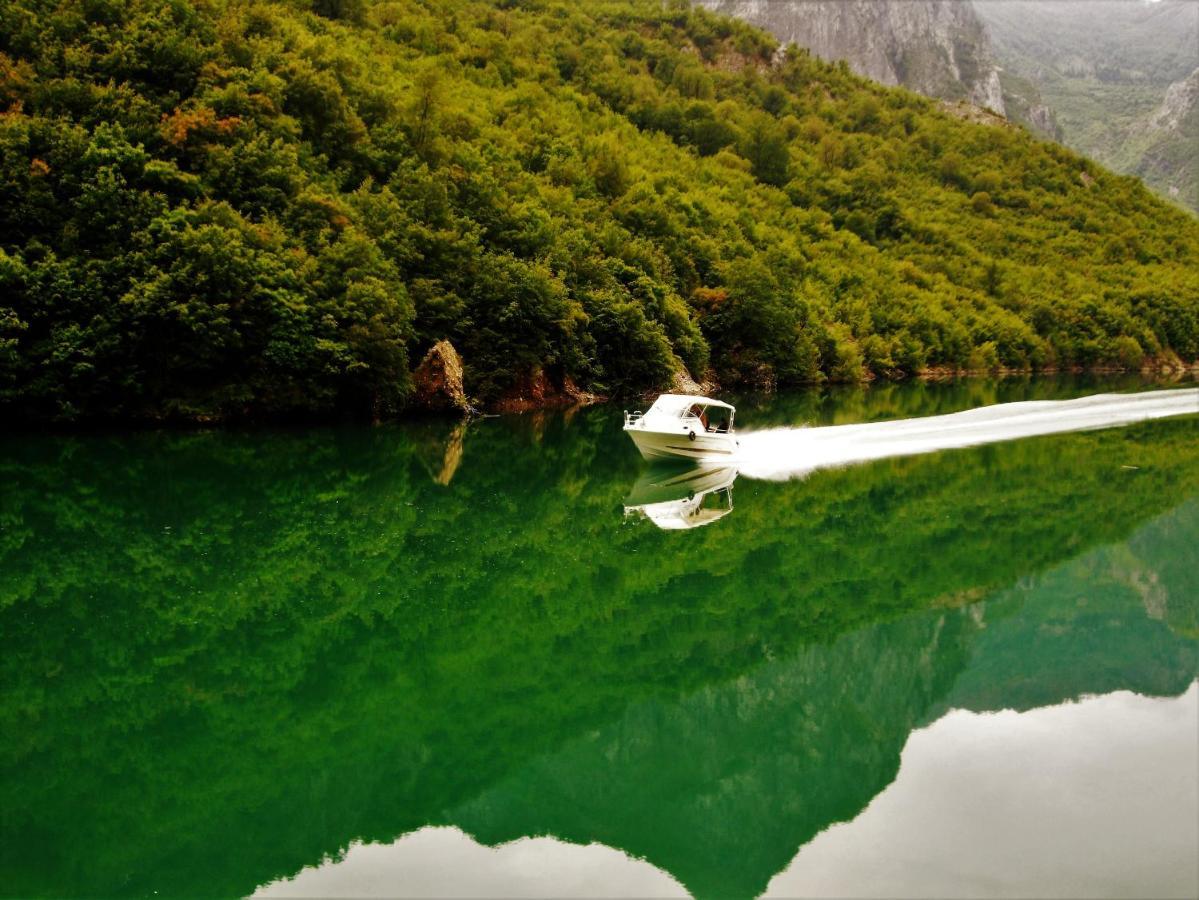 Rozafa Ferry & Accommodation Koman Dış mekan fotoğraf