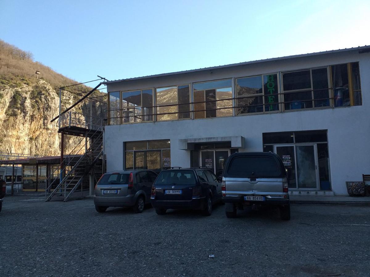 Rozafa Ferry & Accommodation Koman Dış mekan fotoğraf