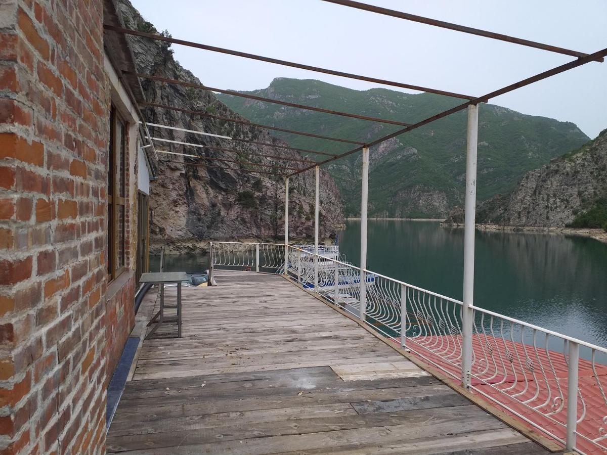 Rozafa Ferry & Accommodation Koman Dış mekan fotoğraf