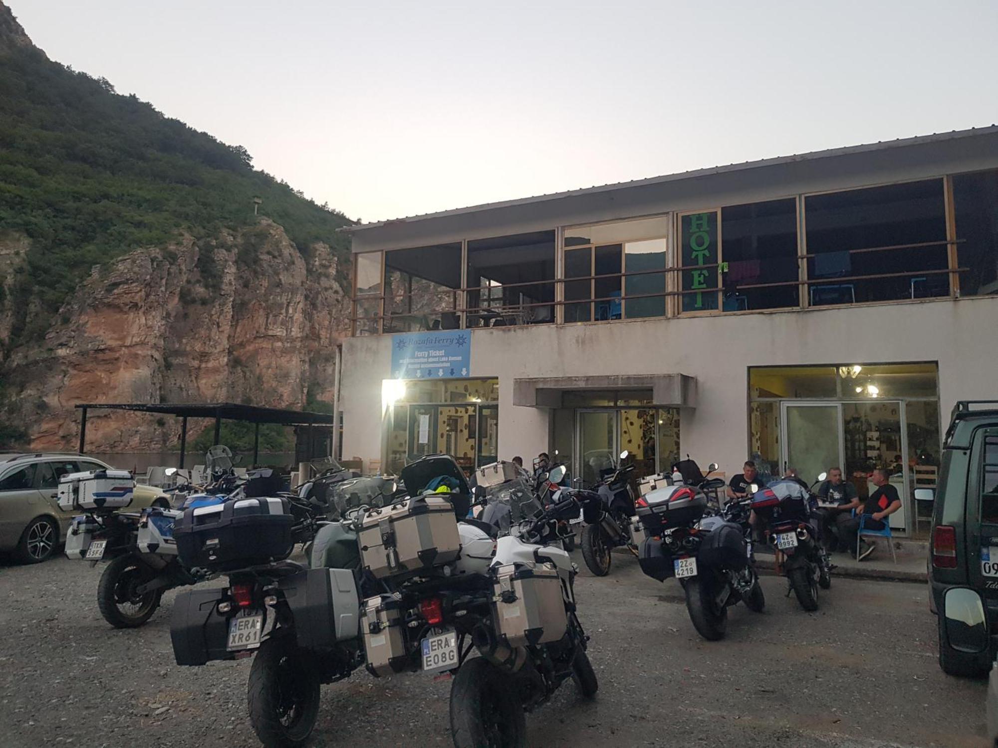 Rozafa Ferry & Accommodation Koman Dış mekan fotoğraf
